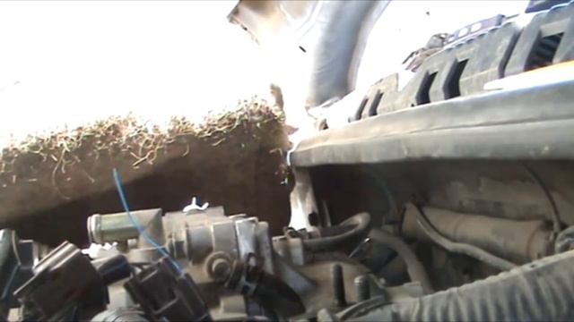 Регулировка положения датчика дроссельной заслонки. Двигатель H20A (Vitara, Escudo - 1st. gen.) смотреть онлайн