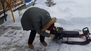 СНЕГОХОД СВОИМИ РУКАМИ ДЕШЕВО! Санки с мотором.
