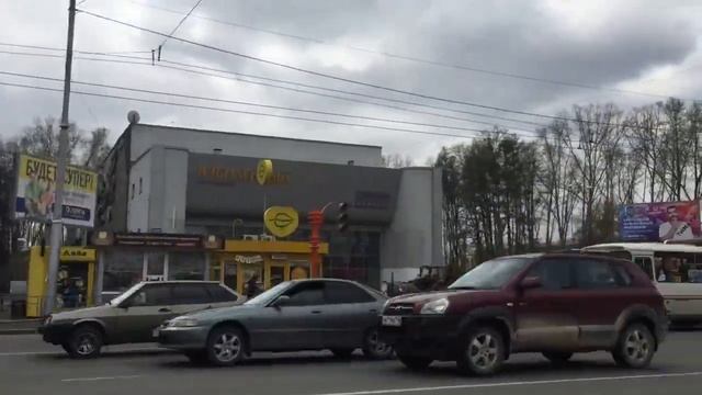 На территории кинотеатра «Юбилейный» в Кемерове вырубили деревья смотреть онлайн