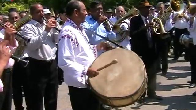 Fanfara de la Valea Mare & Fanfara de la Chetris смотреть онлайн