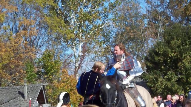 Ohio Renaissance Festival Joust Removing Armour, 10/18/2009 смотреть онлайн