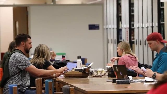 Typewriter in the Library Prank! смотреть онлайн