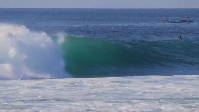 Time & Place: Uluwatu In October смотреть онлайн