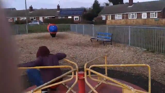 How to play on the roundabout смотреть онлайн