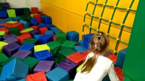 VLOG / Развлекательный Центр для Детей с Батутами и Горками Лабиринты | Indoor Playground for Kids