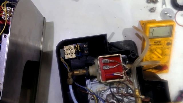 Saeco Semi Automatic Coffee machine two types of boilers. смотреть онлайн