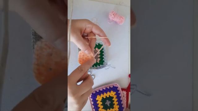 Ուղիղ Եթեր / Տատիկի Քառակուսի Գործվածք