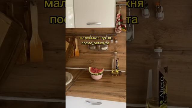 Фото «До» есть в профиле/сделали пол и заменили ящики и стол✨ визуально стало больше места?