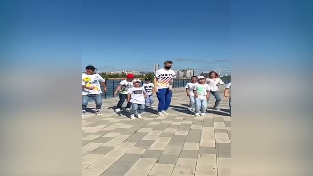 Astronomia Shuffle Dance | Neon Mode | Tuzelity Coffin Dance 2023 | SHUFFLE DANCE COMPILATION #7 смотреть онлайн