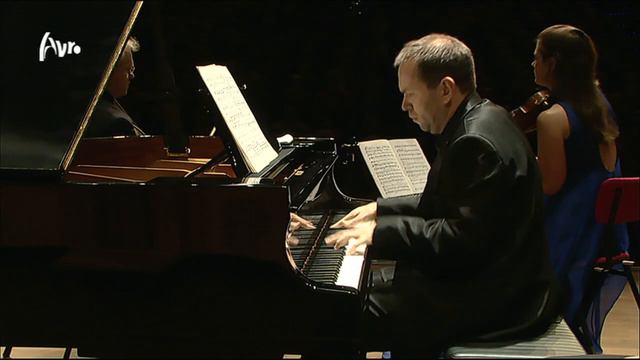 Janine Jansen and friends - Shostakovich: Piano Trio nr. 1 in c, op. 8 - Live Concert - HD смотреть онлайн