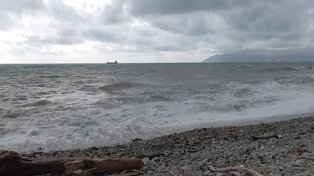 Пансионат Виктория. На море слегка штормит. смотреть онлайн