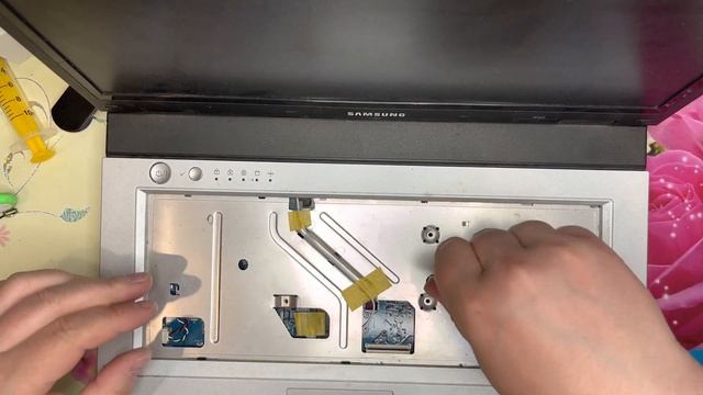 SAMSUNG R40. Разбор смотреть онлайн