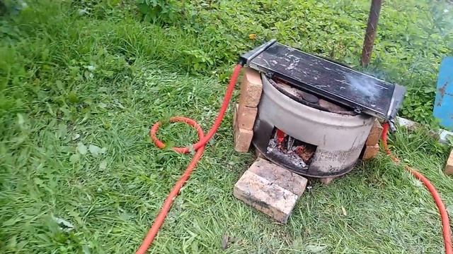 Греем бассейн дровами - мега печка из бочки и автомобильного радиатора. смотреть онлайн