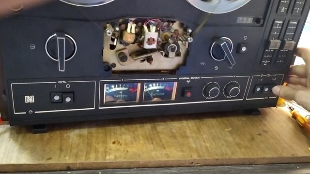 Настройка головки катушечного магнитофона САТУРН смотреть онлайн