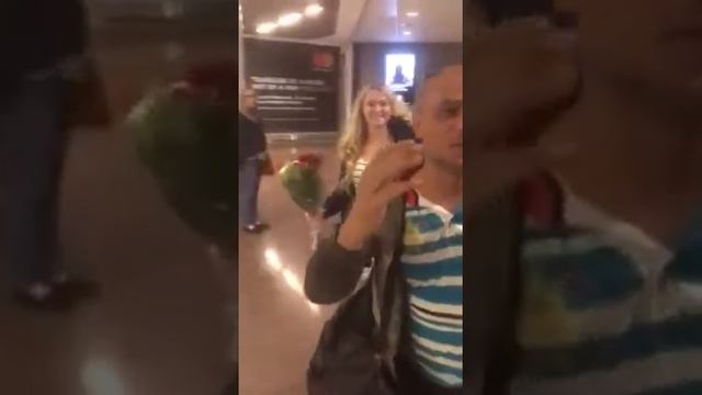 Встречаю мужа в аэропорту смотреть онлайн