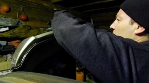 Сажаем спойлер на герметик