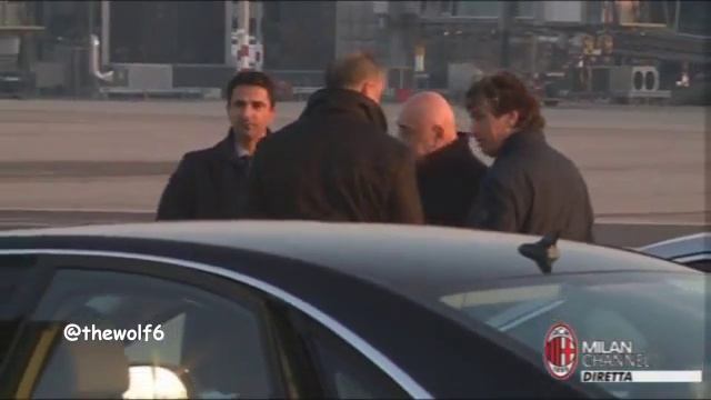 Mario Balotelli Arrival At Malpensa AirPort 30-1-2013 смотреть онлайн