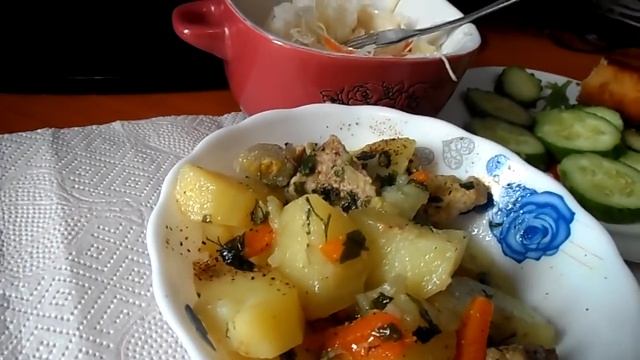 ОБЖОР:ЖАРКОЕ В МУЛЬТИВАРКЕ,СОСИСКА В ТЕСТЕ,КВАШЕНАЯ КАПУСТА,СВЕЖИЕ ОГУРЦЫ. смотреть онлайн