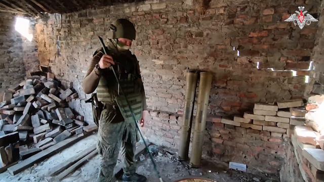 💣 Саперы «Южной» группировки войск уничтожили схрон ВСУ с противотанковыми минами и ПТРК 📍 Луганс смотреть онлайн