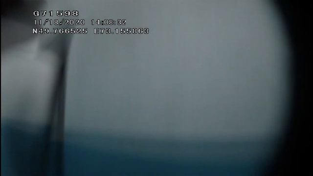 Полицейские чудом спасли отчаянную девушку, пытавшуюся спрыгнуть с балкона 8-го этажа смотреть онлайн