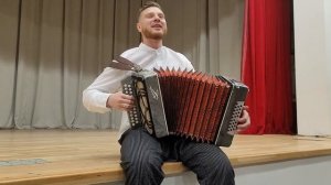 "Ой мороз - мороз, не морозь меня". Русская народная песня под гармонь. Поёт Сергей Новоселов.