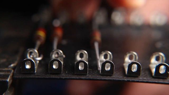 Fender Champ 5F1 from Vintage Silvertone Tube Radio || Part 2 смотреть онлайн
