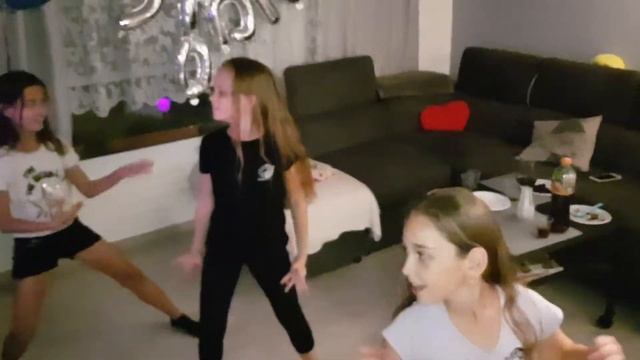 Эмили 10 лет танцы(4) смотреть онлайн