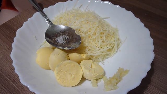 Салат "Гнездо Глухаря" - С курицей и солёными огурцами - Как приготовить 14 03 2019 смотреть онлайн