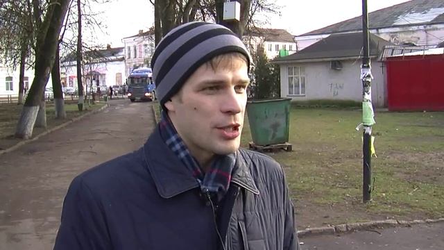 В Венецианском сквере установили новогоднюю ёлку смотреть онлайн