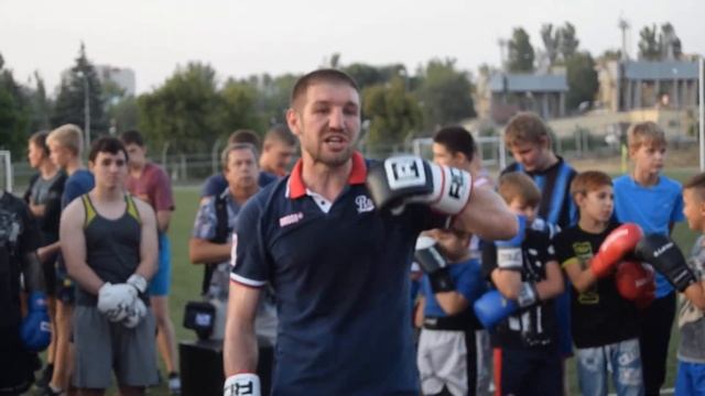 Дмитрий Пирог в Балаково рассказывает про школу бокса смотреть онлайн