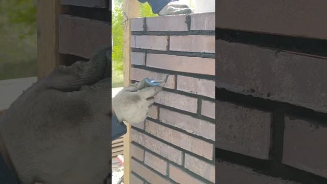 Клатка клинкерного ригельного кирпича.