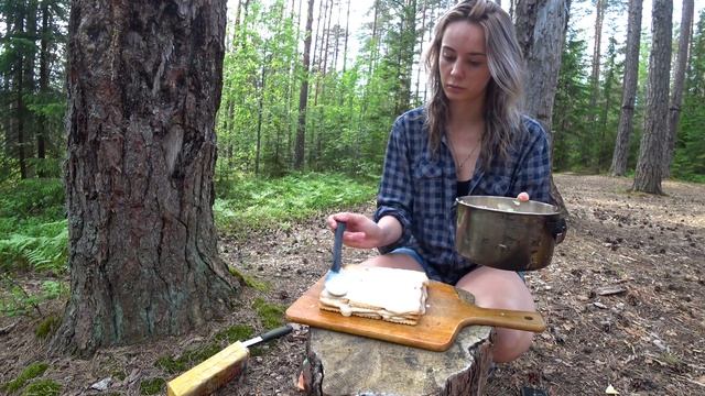 Готовлю походный ТОРТ | Отмечаю день рождения в лесу | Открываю купальный сезон 2021 смотреть онлайн