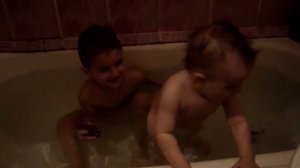 31.10.2010 первый раз братья вместе купаются