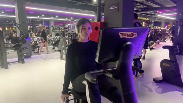 В ЗАЛЕ ЧИХ ПЫХ? смотреть онлайн