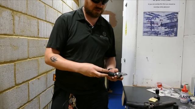 Dan Wesson 715 .177 Pellet & BB Co2 Revolver Overview CSS смотреть онлайн