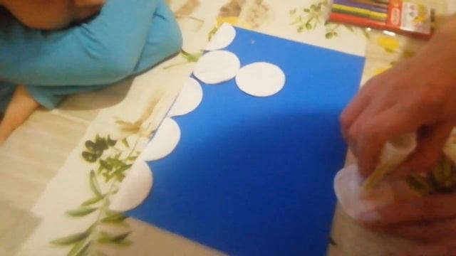 Поделка снеговик из ватных дисков. Подойдет для ясельной группы. смотреть онлайн