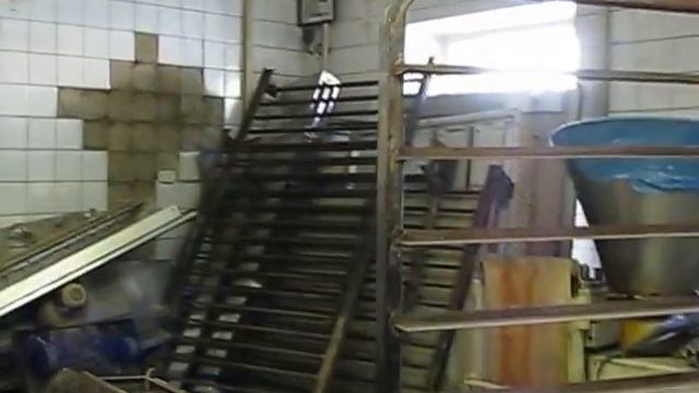 Демонтаж немецкой цельнометаллической хлебопекарной печи смотреть онлайн