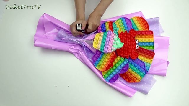 Букет из ПОП ИТ! Я НЕ УСПЕВАЮ ИХ ДЕЛАТЬ! ЭТО ПРОСТО БОМБА! Подарки и поделки ТРЕНД сезона смотреть онлайн