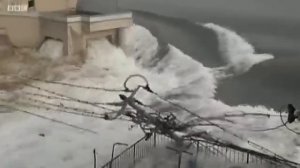 Цунами в Японии - новые кадры.