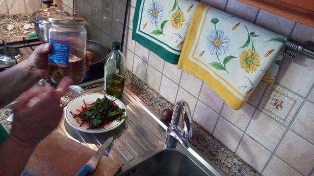 ВКУСНЯТИНА РАСТЁТ ПОД НОГАМИ.