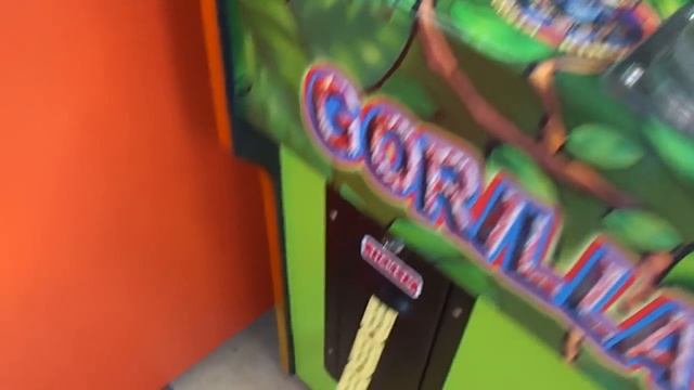 Gorilla King arcade game смотреть онлайн