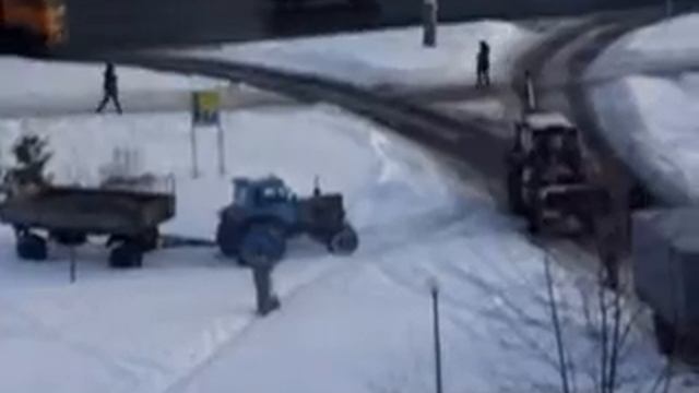 Трактор оффроад в снегу застрял крутой джип смотреть онлайн
