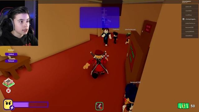 EEN NACHT ALLEEN THUIS !!? | Roblox Break In (Story) смотреть онлайн