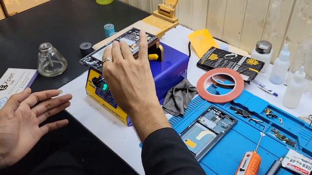 Замена экрана Samsung Galaxy S22 Ultra Full Cracked Screen Restoration Destroyed Phone смотреть онлайн