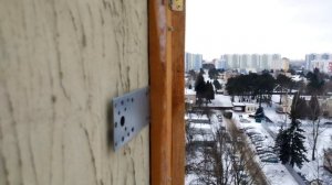 Поворотное  устройство для солнечной панели на балконе угла дома (идея)