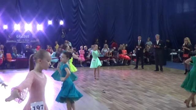 Чемпионат Украины по спортивным танцам 2017 Категория Ювеналы 1 Дебют. смотреть онлайн