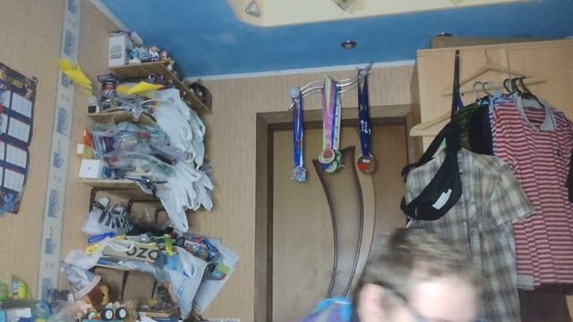 ЧТО В ПАКЕТИКЕ ? АЙЗИКИ ИГРУШКИ НА СТО РУБЛЕЙ ИЗ КРАСНОЕ И БЕЛОЕ ПО 49.99 РУБЛЕЙ ЗА ШТУКУ КБ