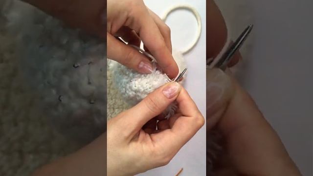 Завязки для шапки-ушанки #шнурок #завязкиспицами смотреть онлайн
