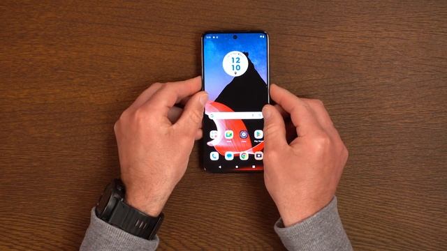 Motorola Thinkphone - Hands On смотреть онлайн