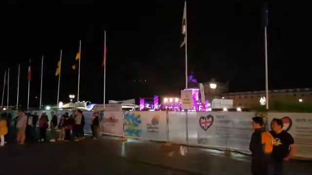 escSocial presents...Simone de Oliveira sings in the Village! смотреть онлайн